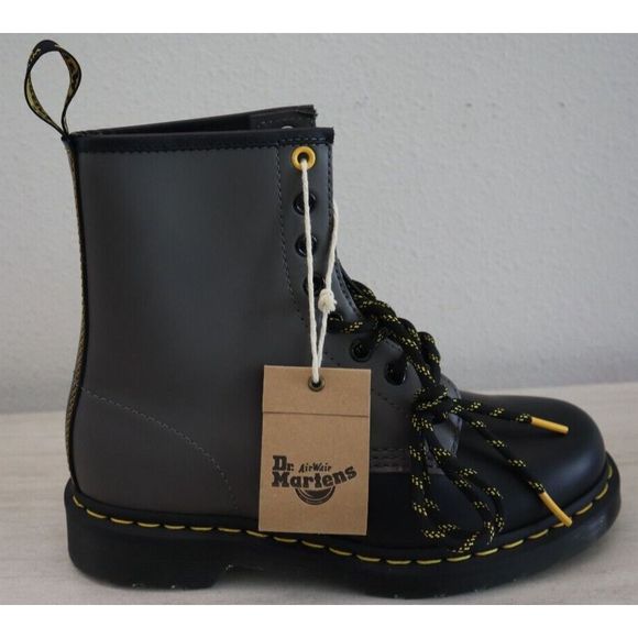 Dr. Martens LA004 Men's 6 Women's 7 Gray/Black 8-Eyelet Smooth Leather Boots - Picture 9 of 10